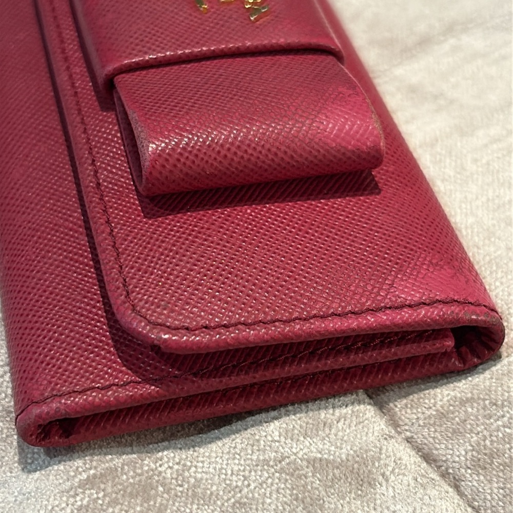 Prada Raspberry Pink Bow Santiago Leather Key Holder Gold Hardware - Picture 11 of 16